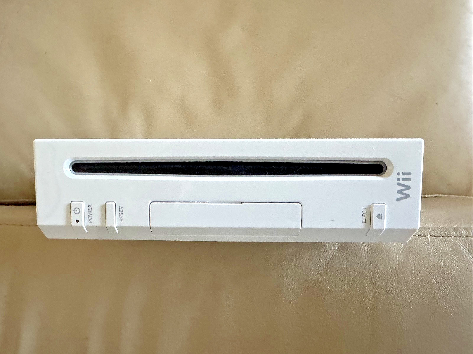 Nintendo Wii Console HD + Remotes, Wii Sports & More