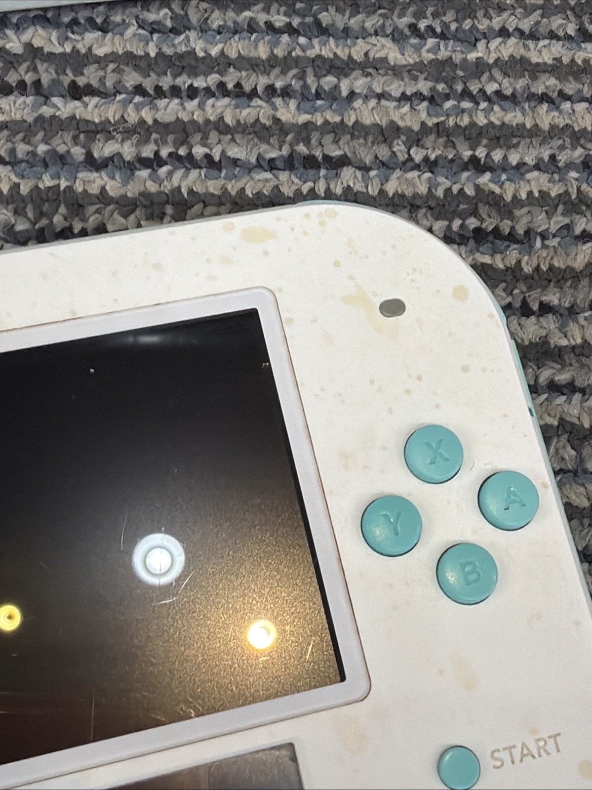 Nintendo 2DS Sea Green Handheld System Console Model FTR-001 With Box & Manual