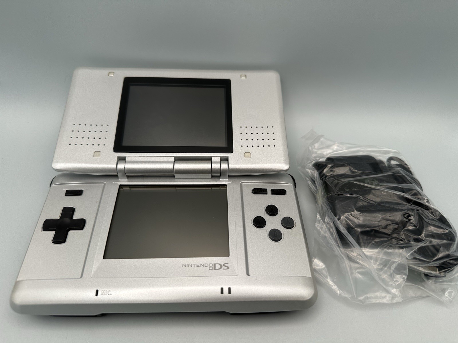 Nintendo DS Original Console NTR-001 Titanium Silver w/ charger – Working (READ)