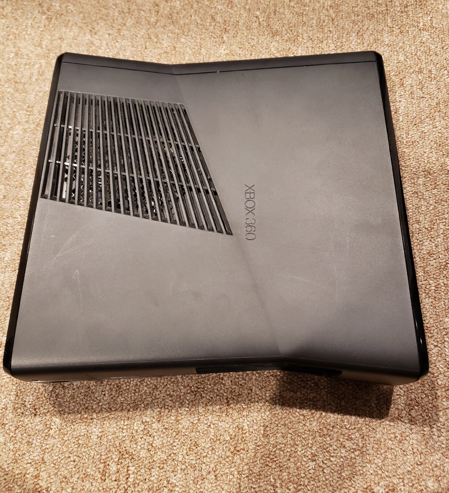 Microsoft Xbox 360 S Gaming Console and Kinect – Black.