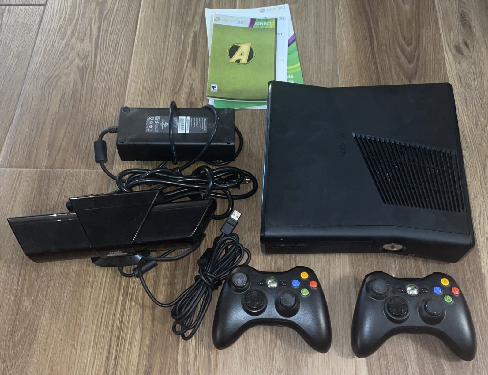 Xbox 360 Slim 250GB Bundle – Kinect Controller & 2 Controllers