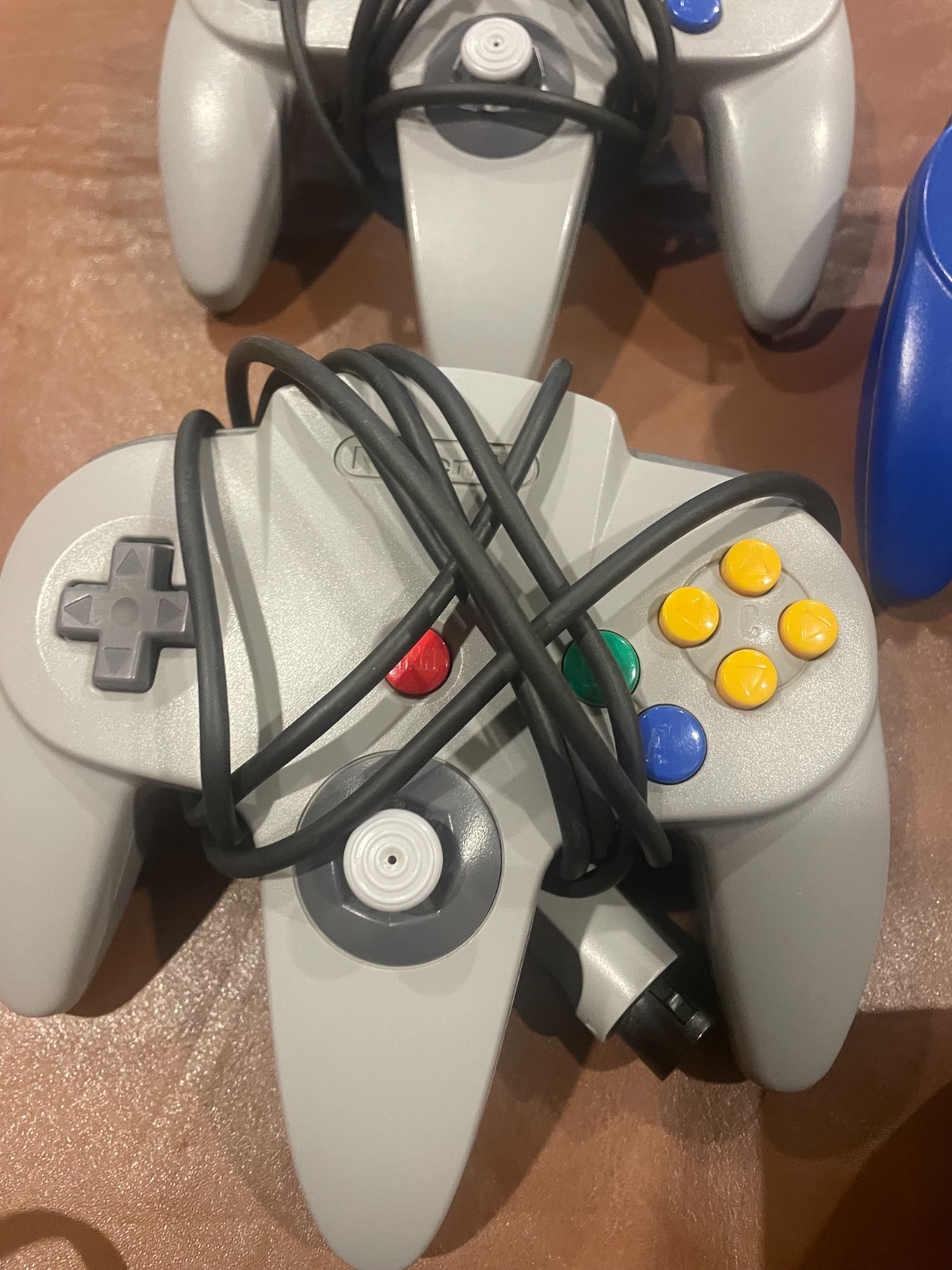 Nintendo 64 Game Console -NUS-001- Tested..Tremor Pak, 2 Memory Cards, 3 Cont