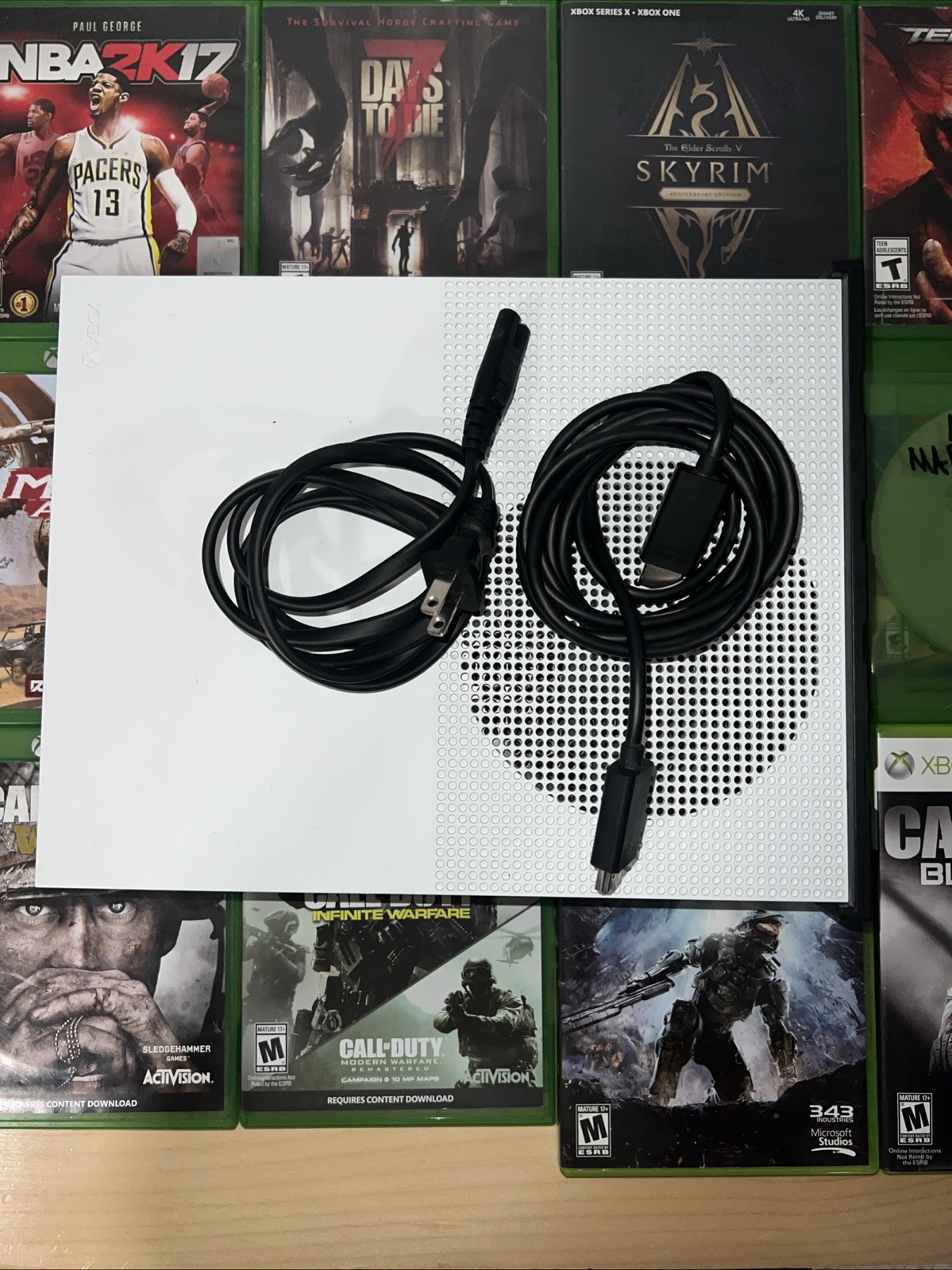 512 GB Xbox One S BUNDLE (No controller), 15 Games, Hyper X Cloud III, 500GBHDD