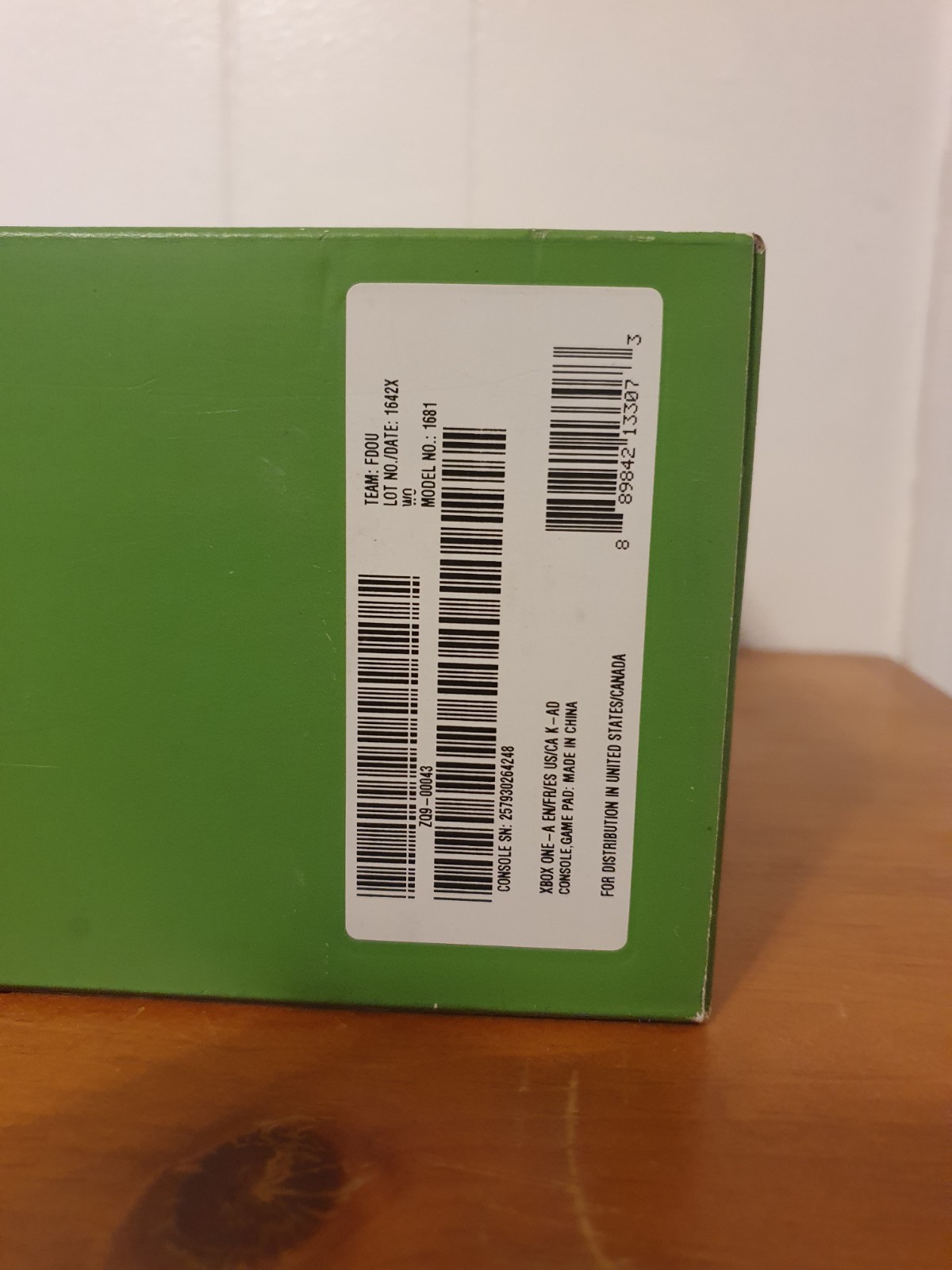 Xbox One 500GB Minecraft Edition Microsoft Edition Console Bundle Sealed New!!!!