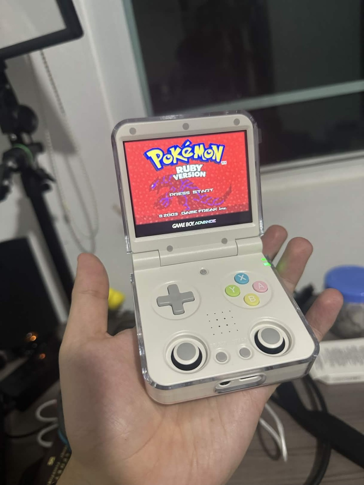 Miyoo Flip V2 White 64GB Retro Handheld Console NEW Complete – Same Day Shipping