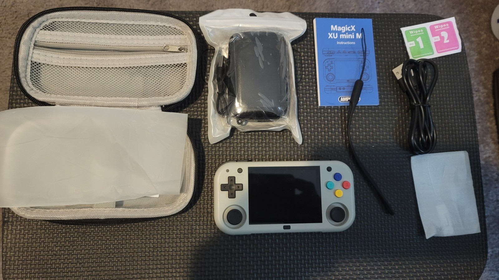 AMPOWN XU MINI M GAMING HANDHELD (64GB GAME CARD) FREE BLUETOOTH EARBUDS