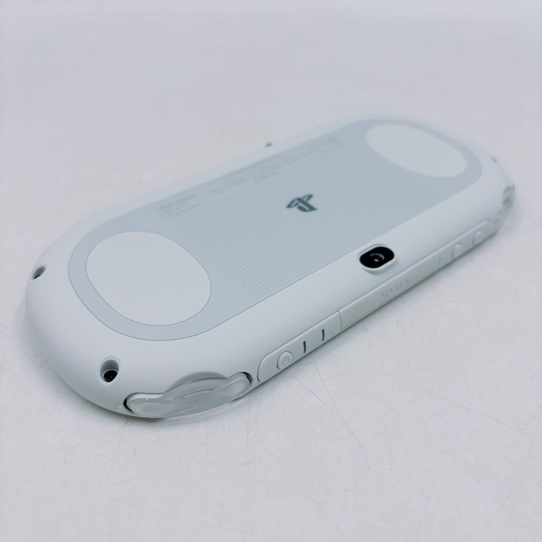 Sony PS Vita PCH-2000 Handheld Console – Glacier White w/32GB memory card