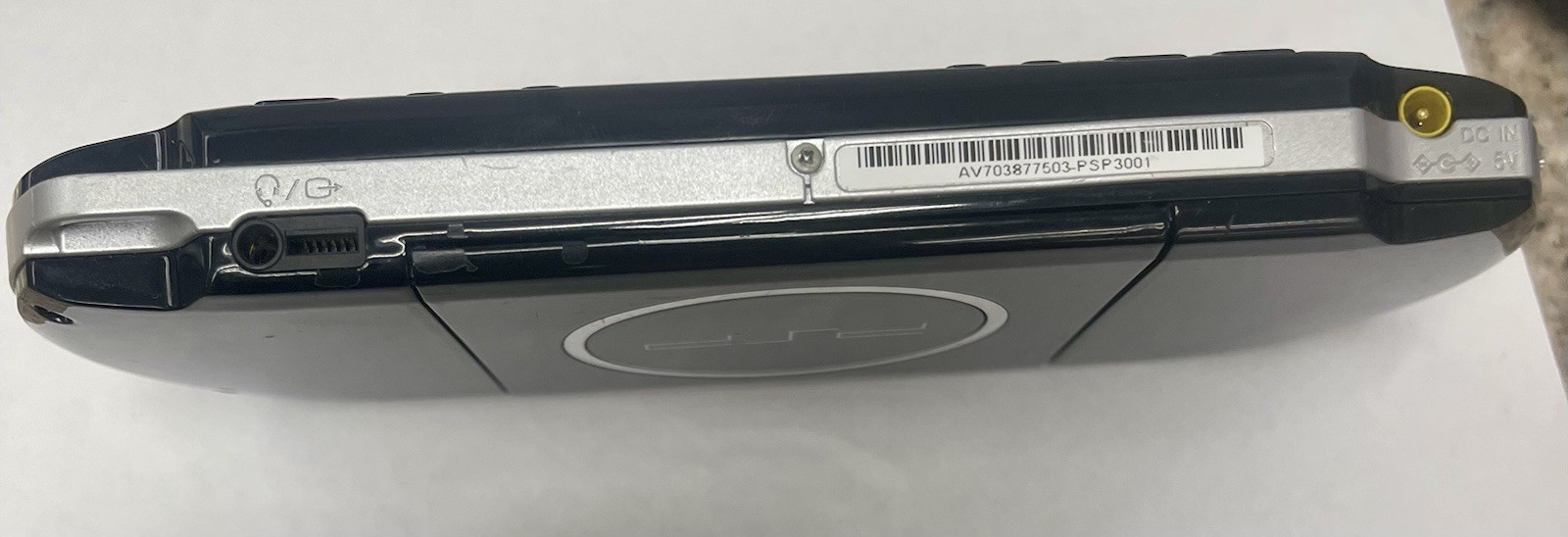Sony PSP 3001 Portable Handheld Console System memory stick and 5 UMD Cleaned