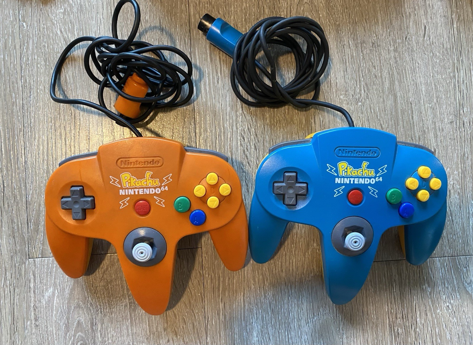 Nintendo 64 Pikachu Blue Yellow Console W/ 2 Pikachu Controllers Tested Japan