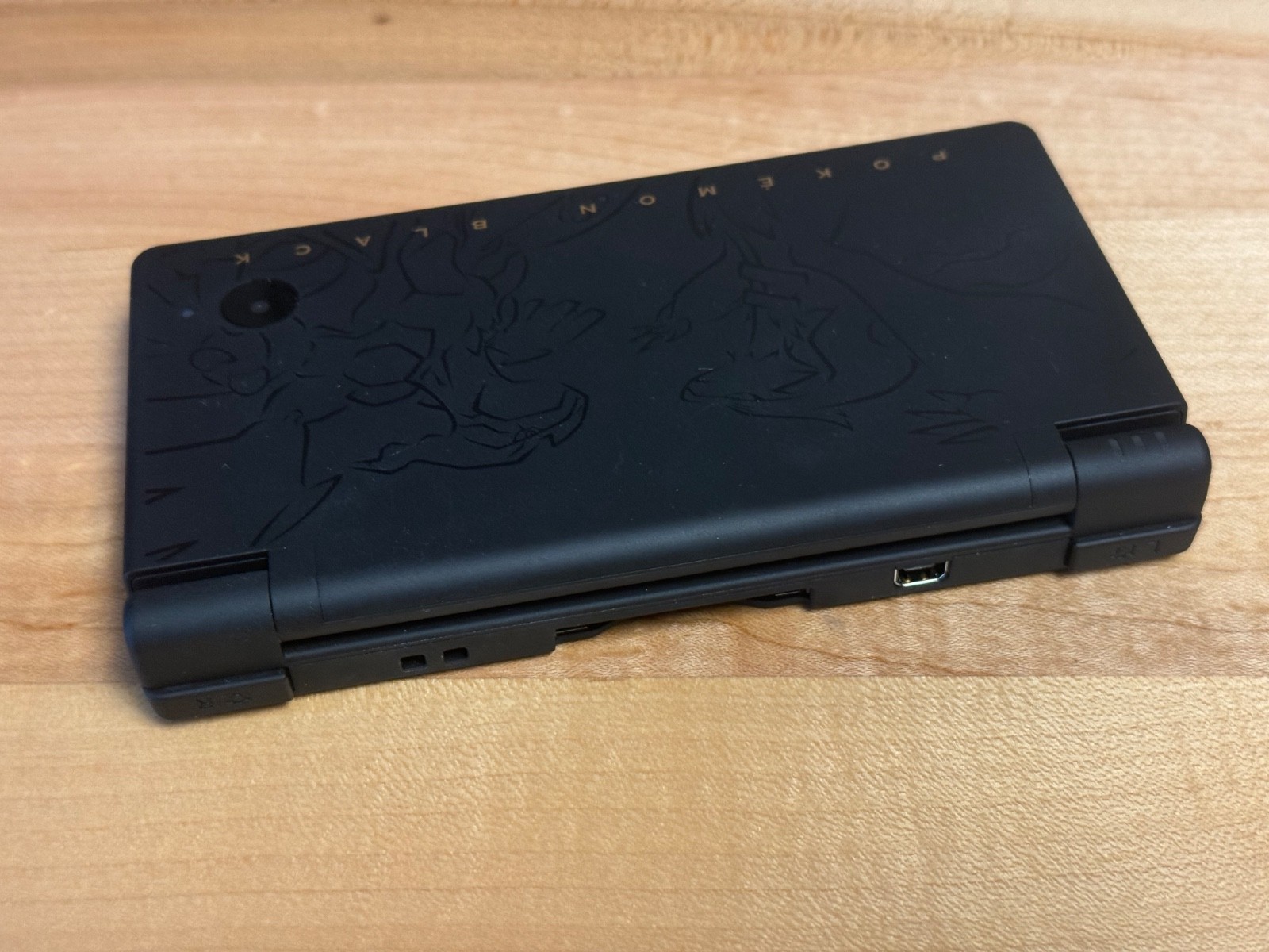 Nintendo DSi (Japan) Reshiramu & Zekrom (Pokemon Black) – COMPLETE w/SEALED GAME