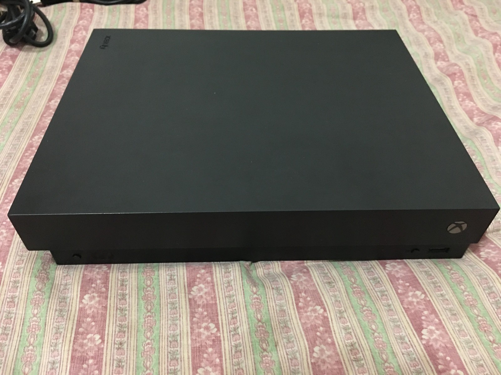 Microsoft Xbox One X 1tb system (read description)