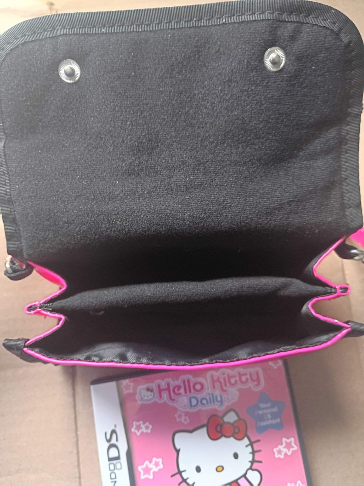 Used Nintendo DS-Hello Kitty carrying Bag,& Game Complete