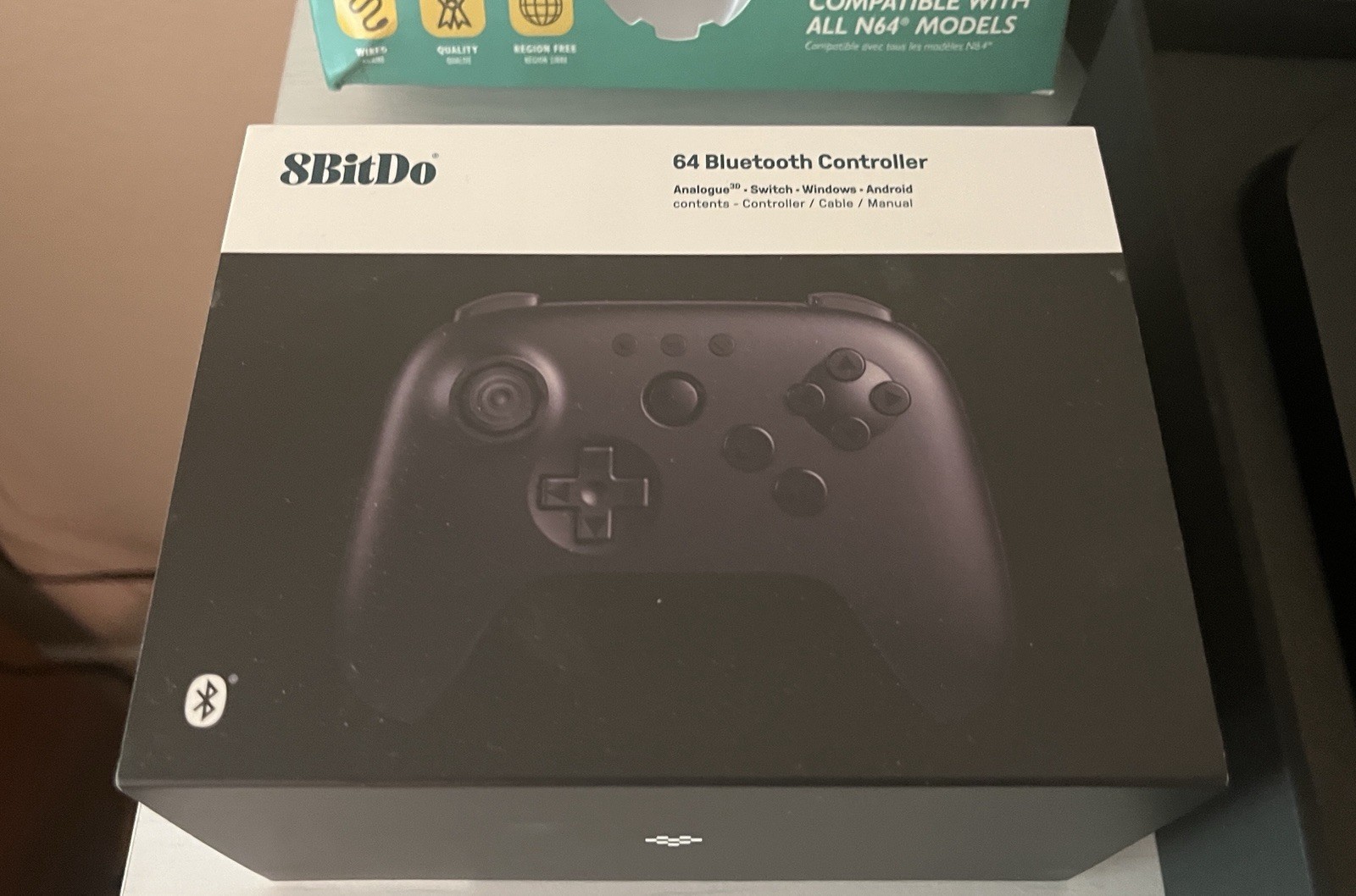Analogue 3D 4K black with 8BitDo Controller, 3 wired Controllers and Game
