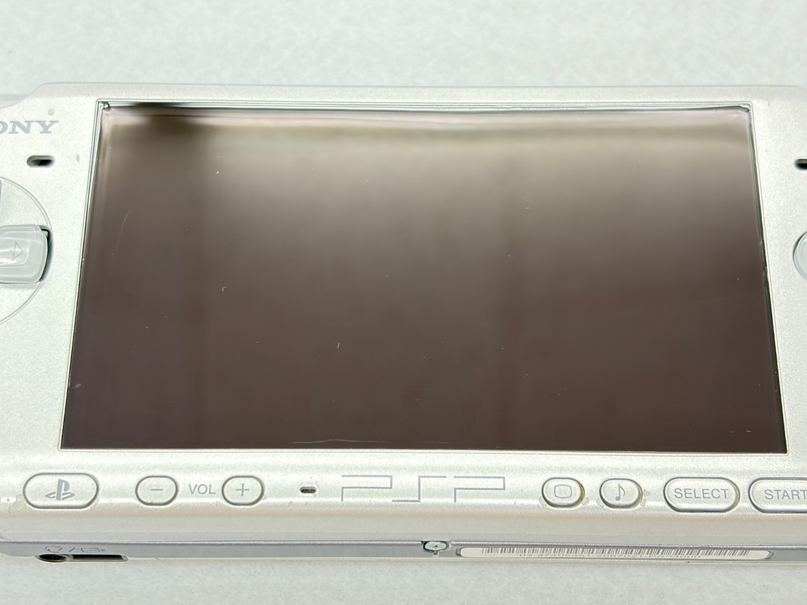 TESTED SONY PSP 3000 SILVER Console + Charger + battery + 3 game Region free 2GB
