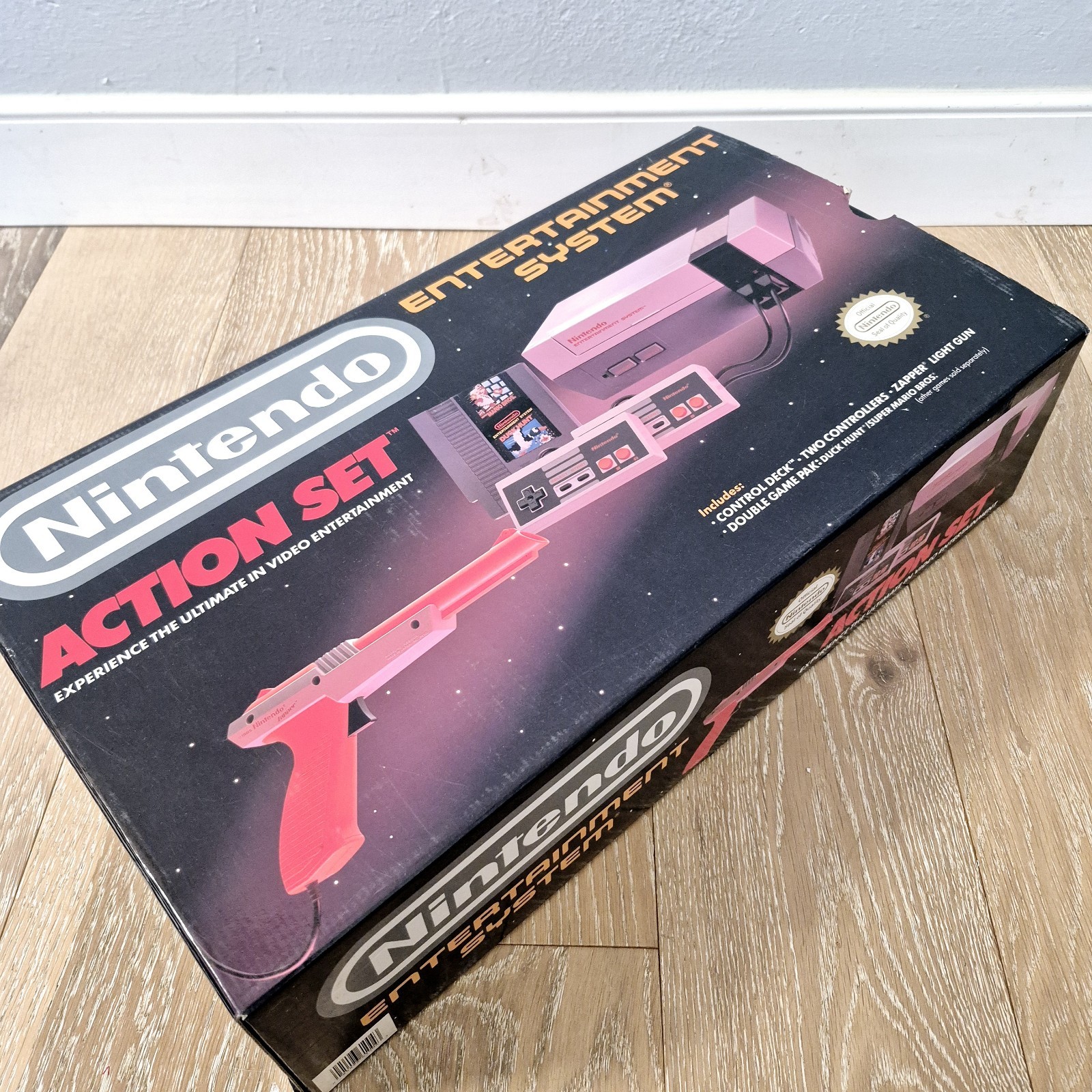 Nintendo NES Action Set Condole Orange Blaster in Original Box