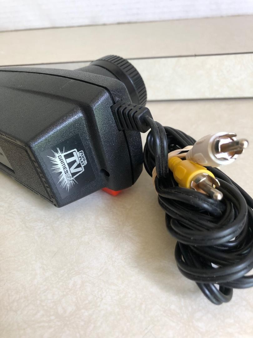 Atari 2600 Paddle Plug N Play 13-In-1 TV Game by Jakks pacific (2004)
