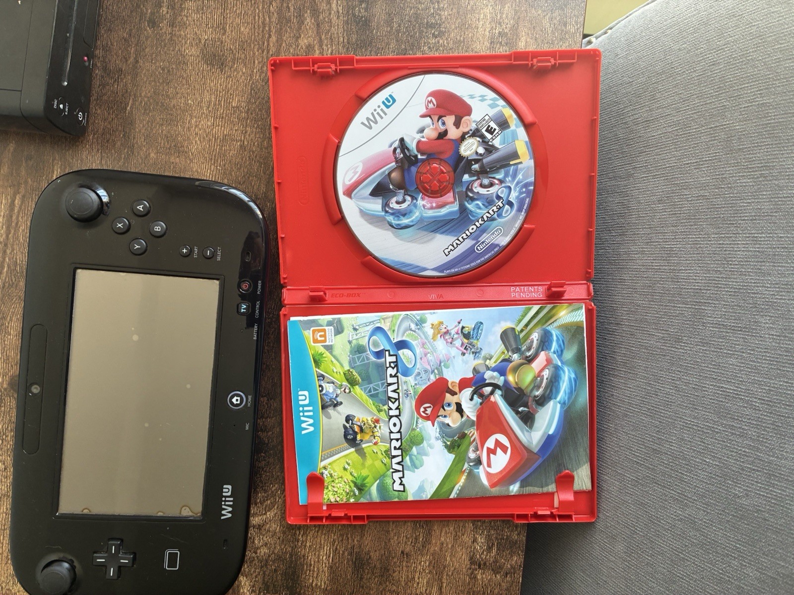 Nintendo Wii U 32GB Black Console NTSC-U/C w/ GamePad, AC Adapter & Mario Kart 8