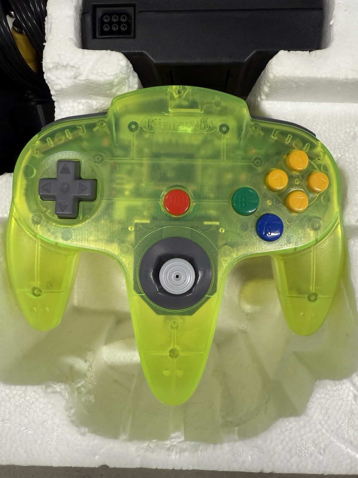 Nintendo 64 N64 Console Extreme Green Controller Toys R Us Limited Edition Used