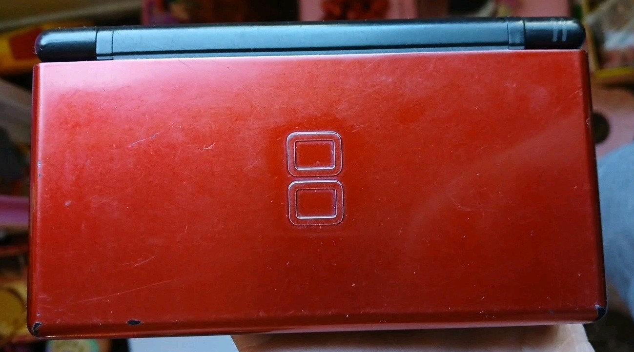 Nintendo DS Lite Lot Crimson Handheld System – Red/Black Plus 5 Games 4 Complete