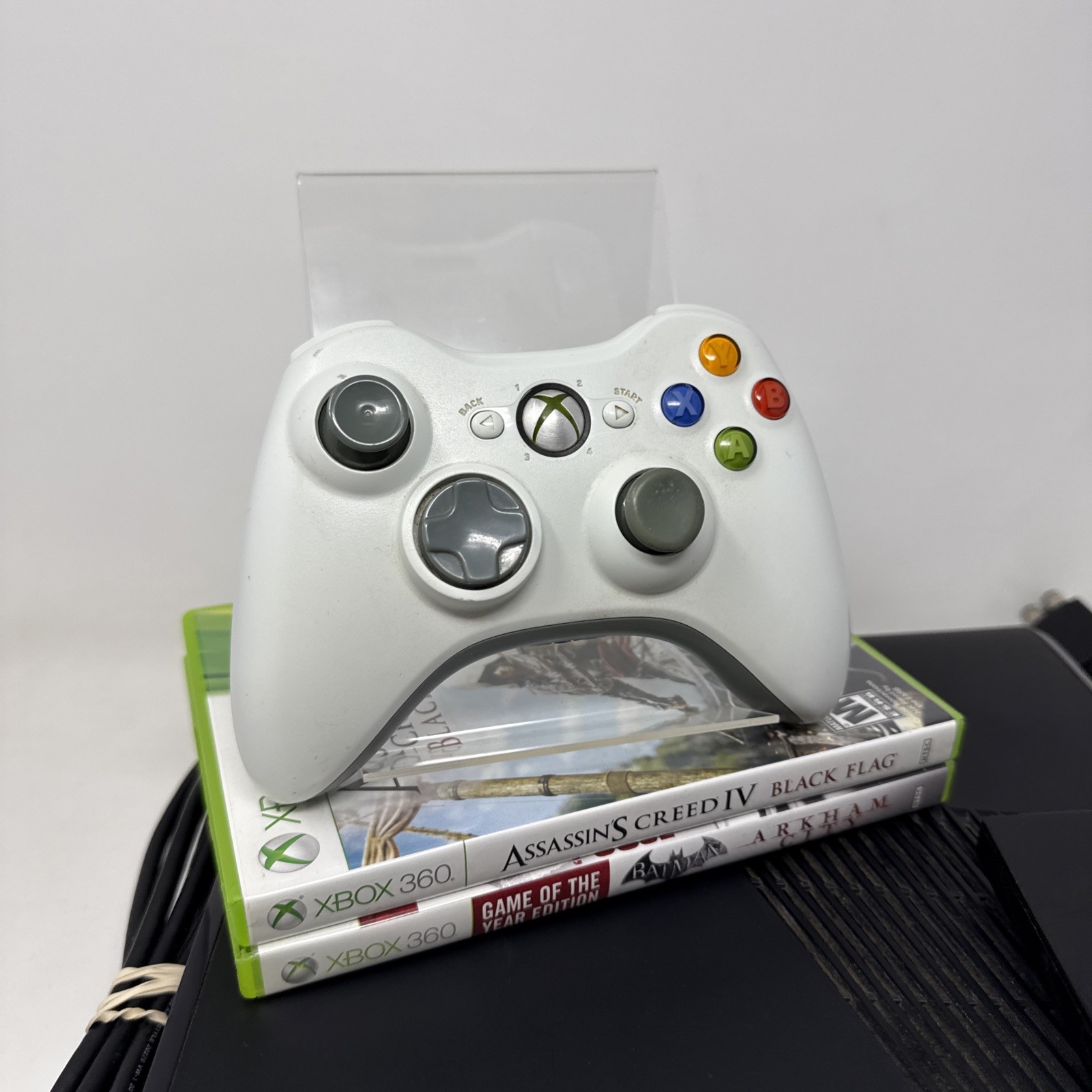 MICROSOFT XBOX 360S – 500GB – 1439 – Controller, Cables, 2 Games Tested Works