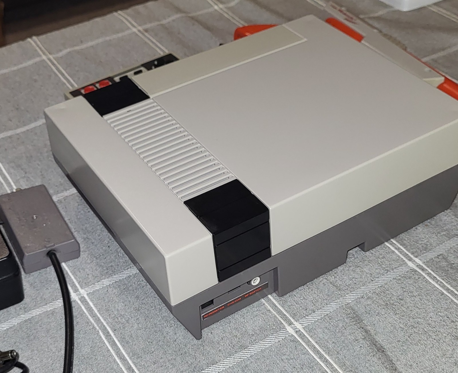 Nintendo Entertainment System (NES-001) Console Bundle – Clean Tested & Working