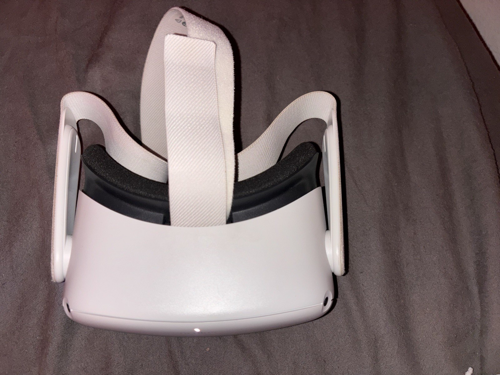 Oculus Quest 2 128GB Standalone All-in-One VR Headset KW49CM