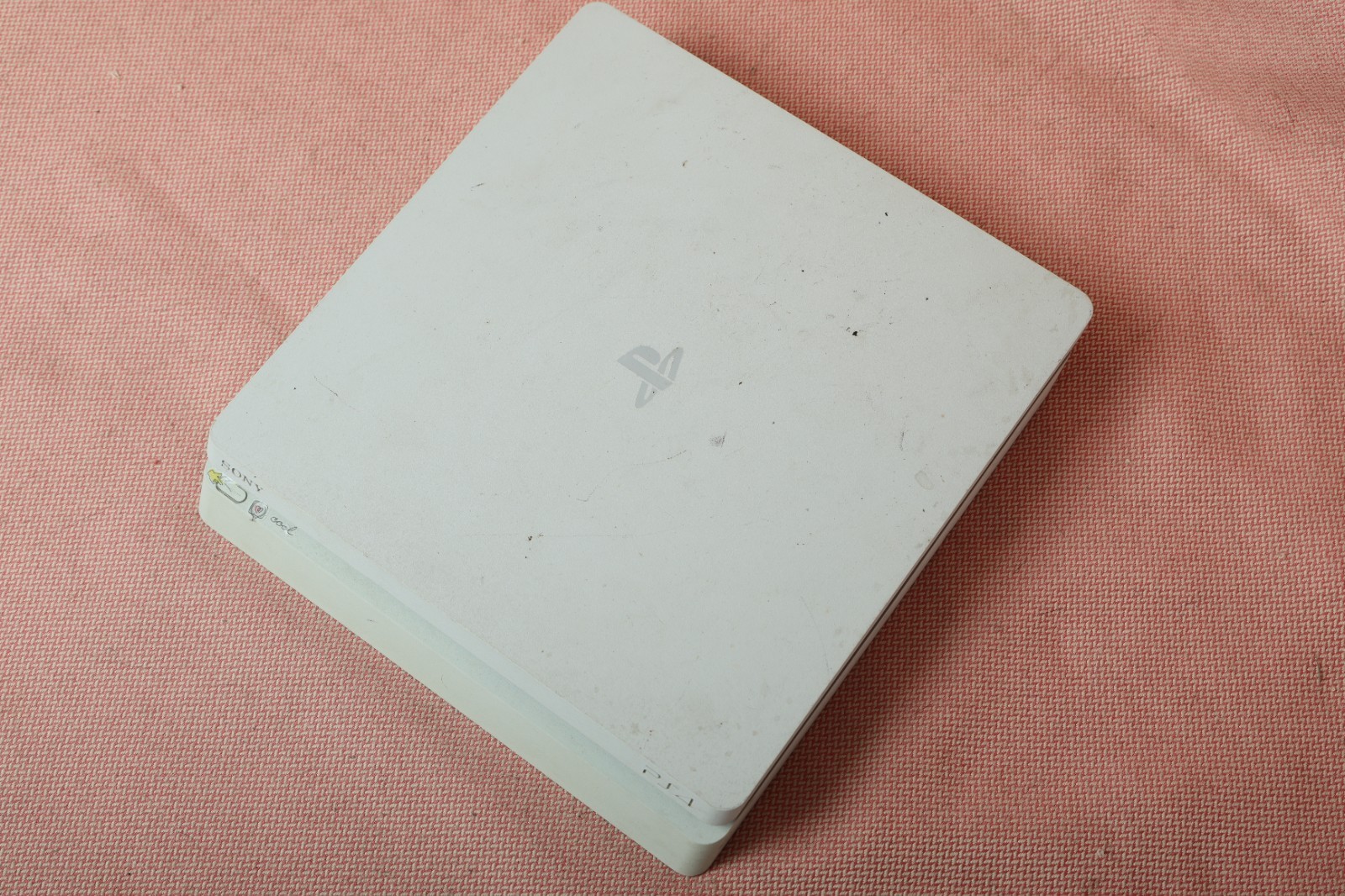 Sony PlayStation 4 Slim 500GB – White Console Only Firmware 10.50