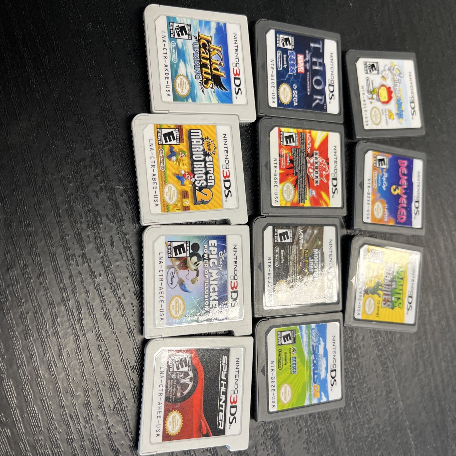 Nintendo 3DS XL Handheld System – Blue/Black no charger 11 games ￼￼