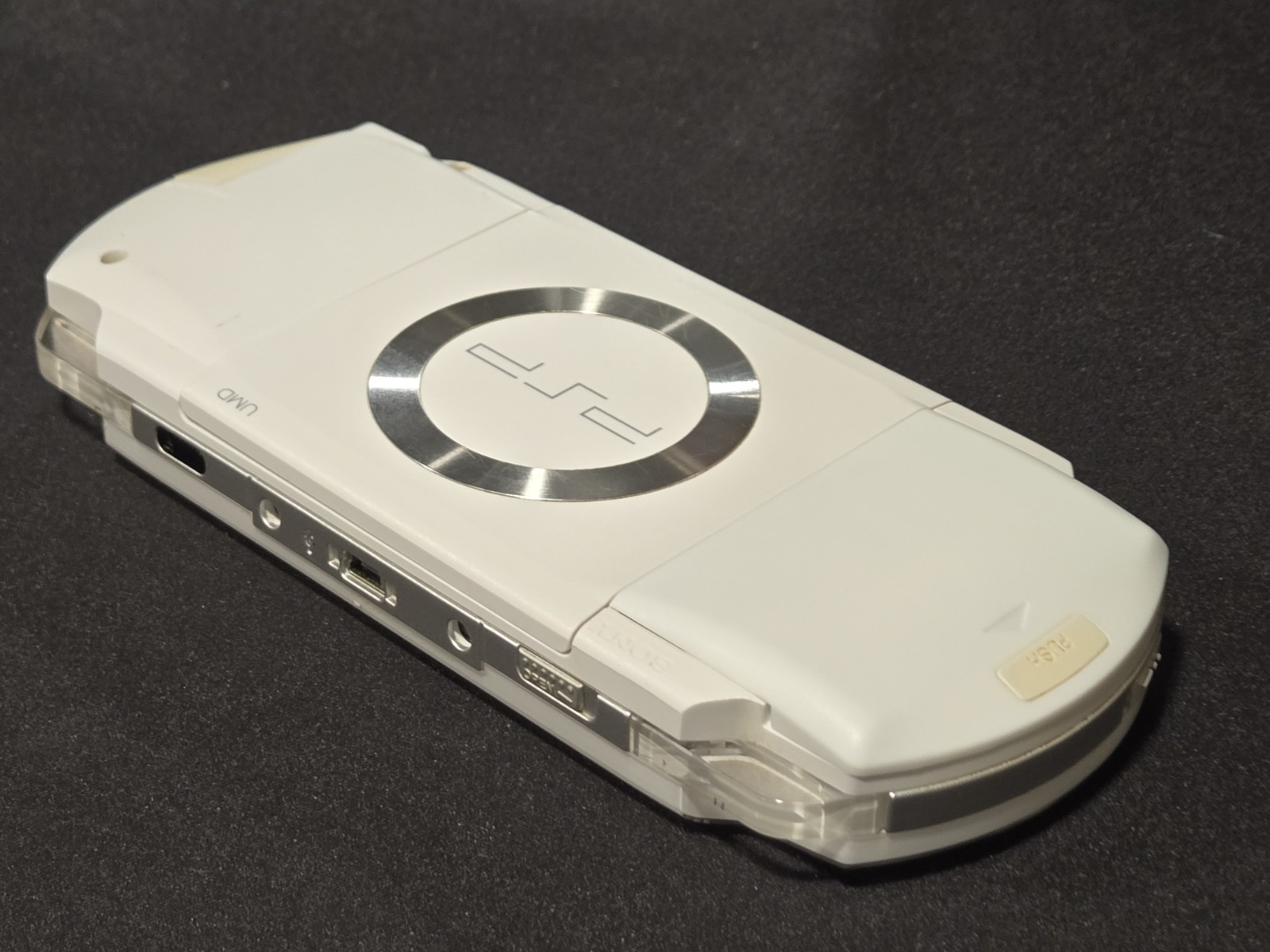 Sony PSP 1000 Launch Edition Ceramic White Handheld System
