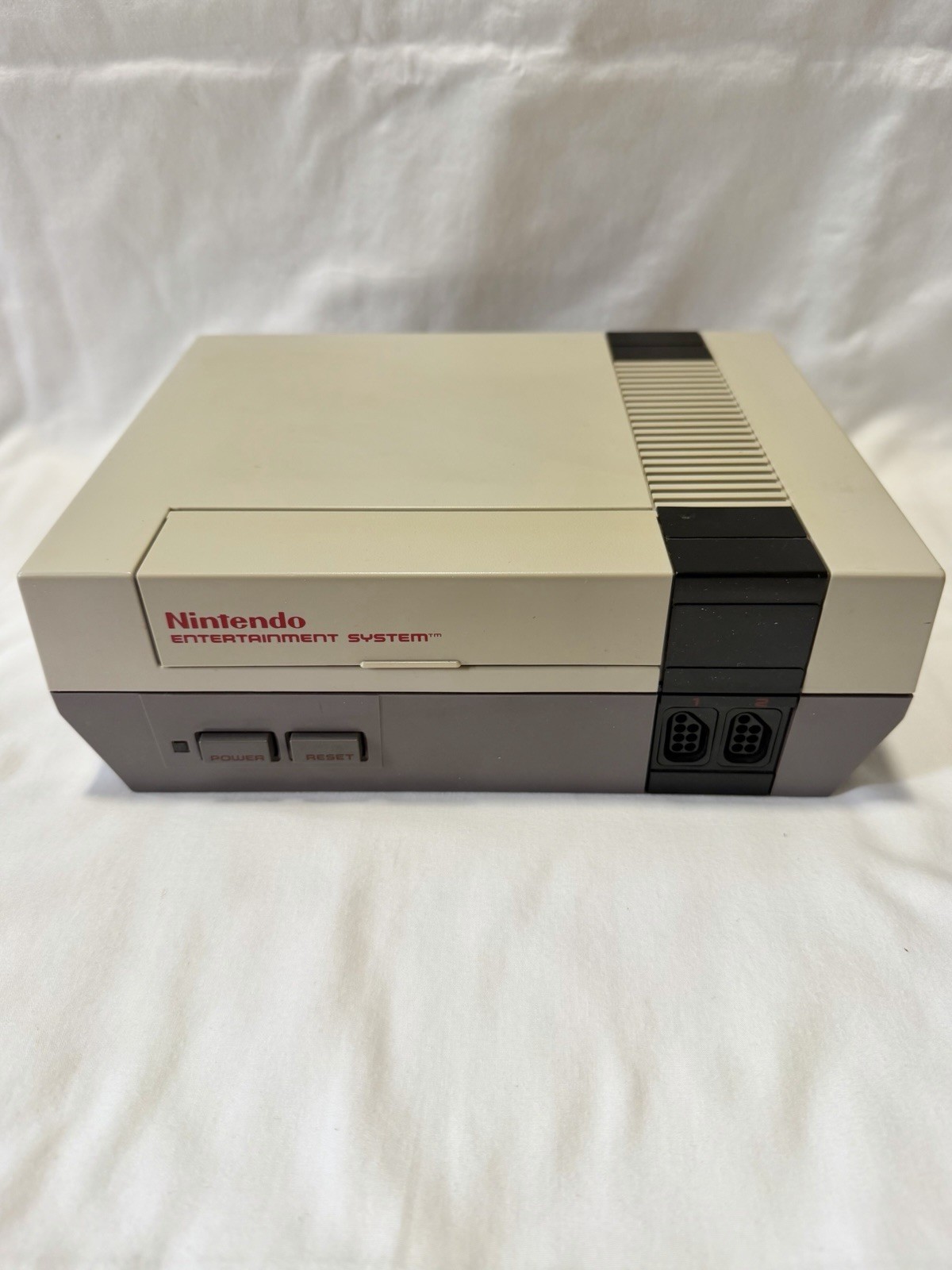 Nintendo Entertainment System NES-001 Console Bundle Cords Controllers Game