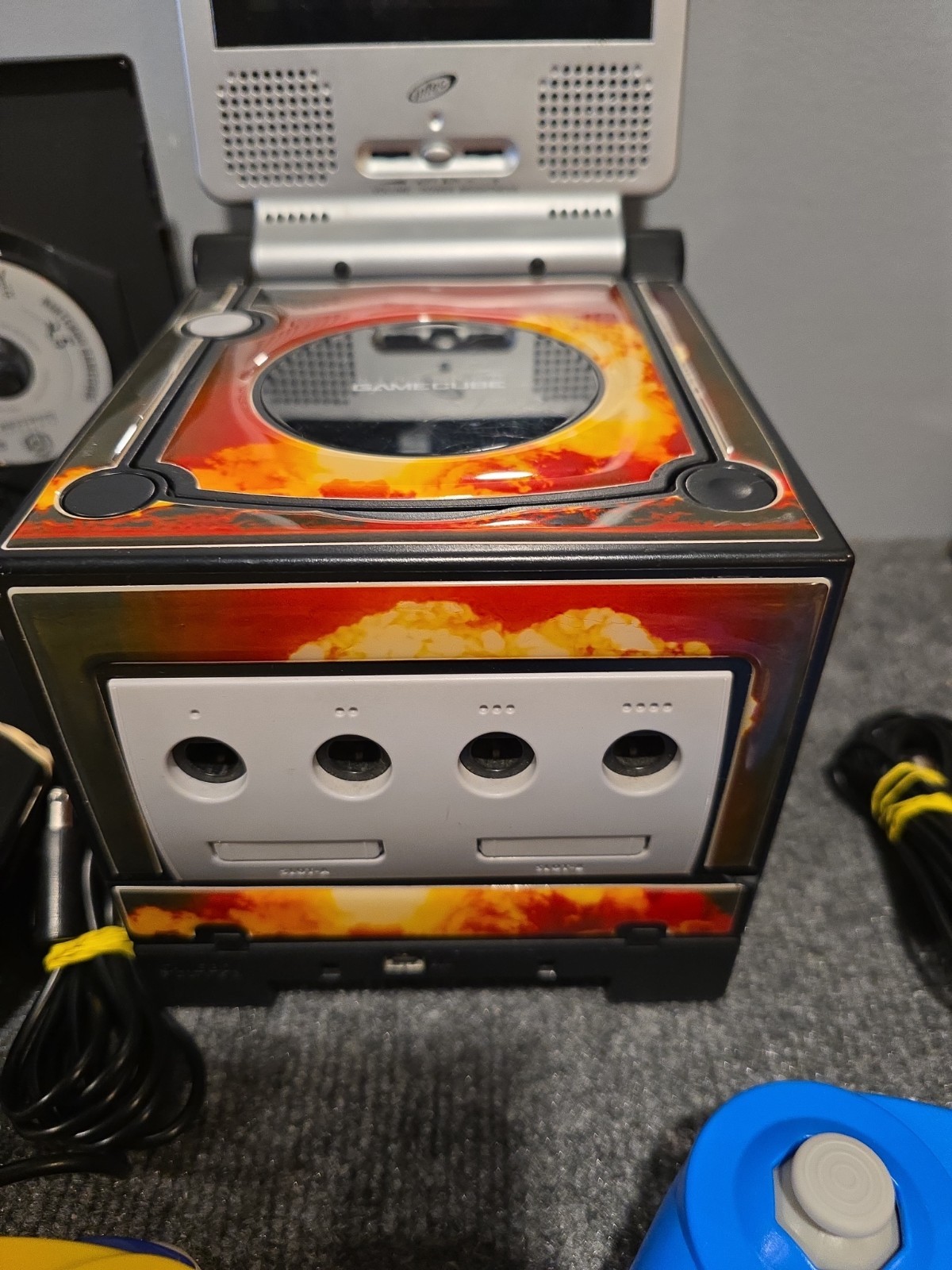 nintendo gamecube console with gameboy player, Intec Traveler Screen And Remotes