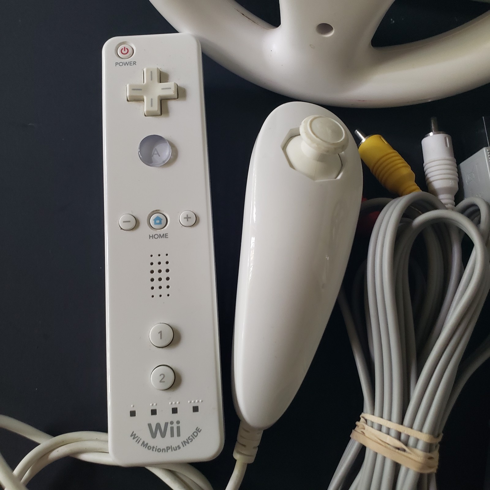 Nintendo Wii White RVL-001 w/ Controllers Cables Steering Wheel & Sonic Racing