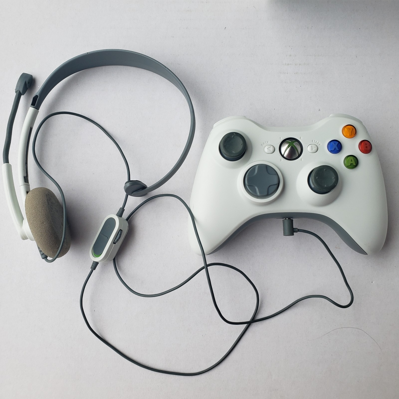 Microsoft Xbox 360 20GB Pro White OEM Controller Headset Cables & 9 Loose Games