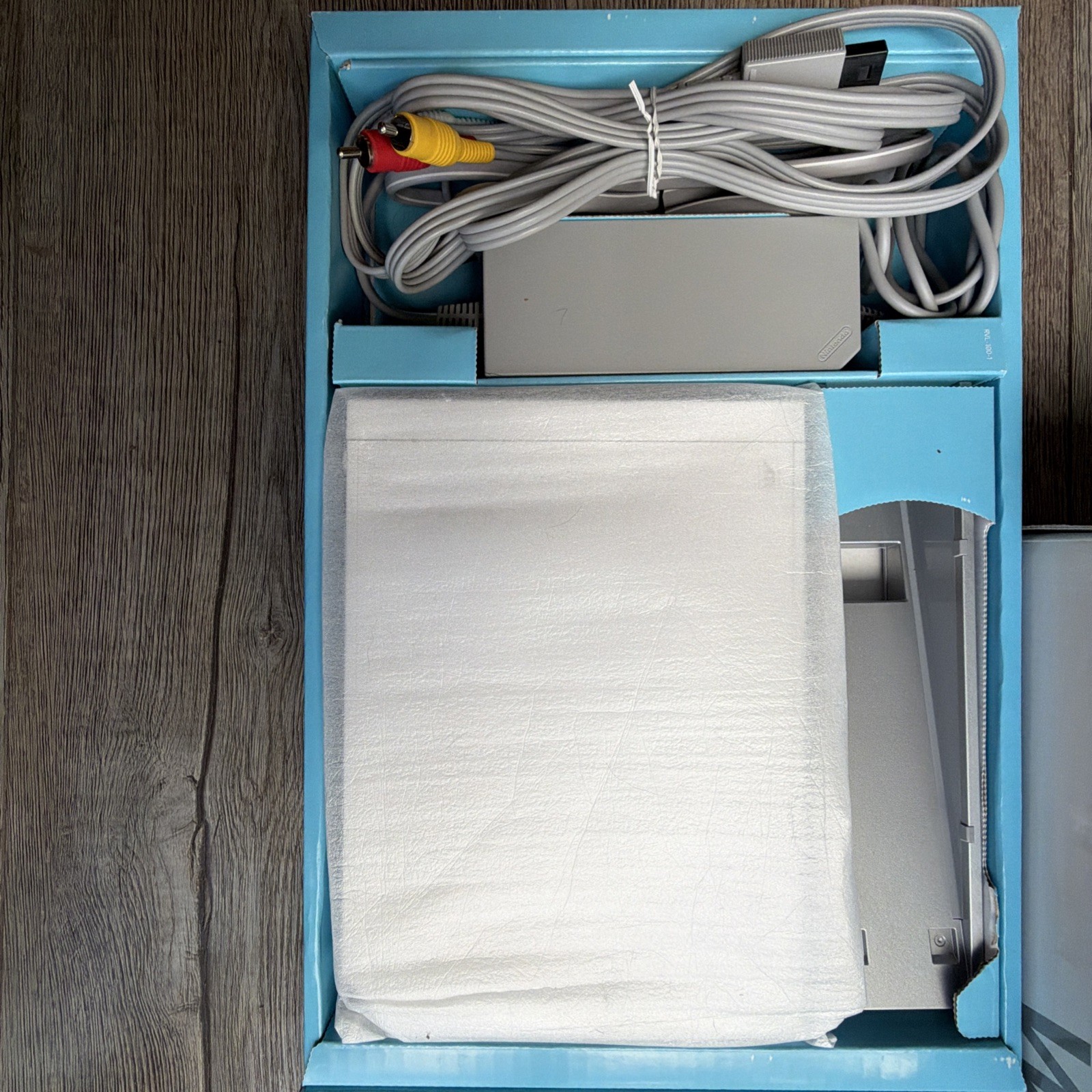 Nintendo Wii Sports Console Complete In Box CIB Numbers Matching Two Controllers