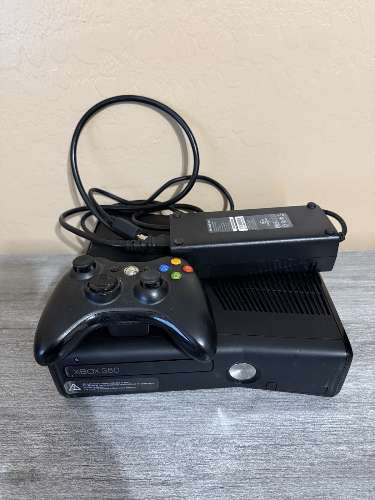 Microsoft Xbox 360 S Slim 250GB Console System OEM Controller & Cords TESTED