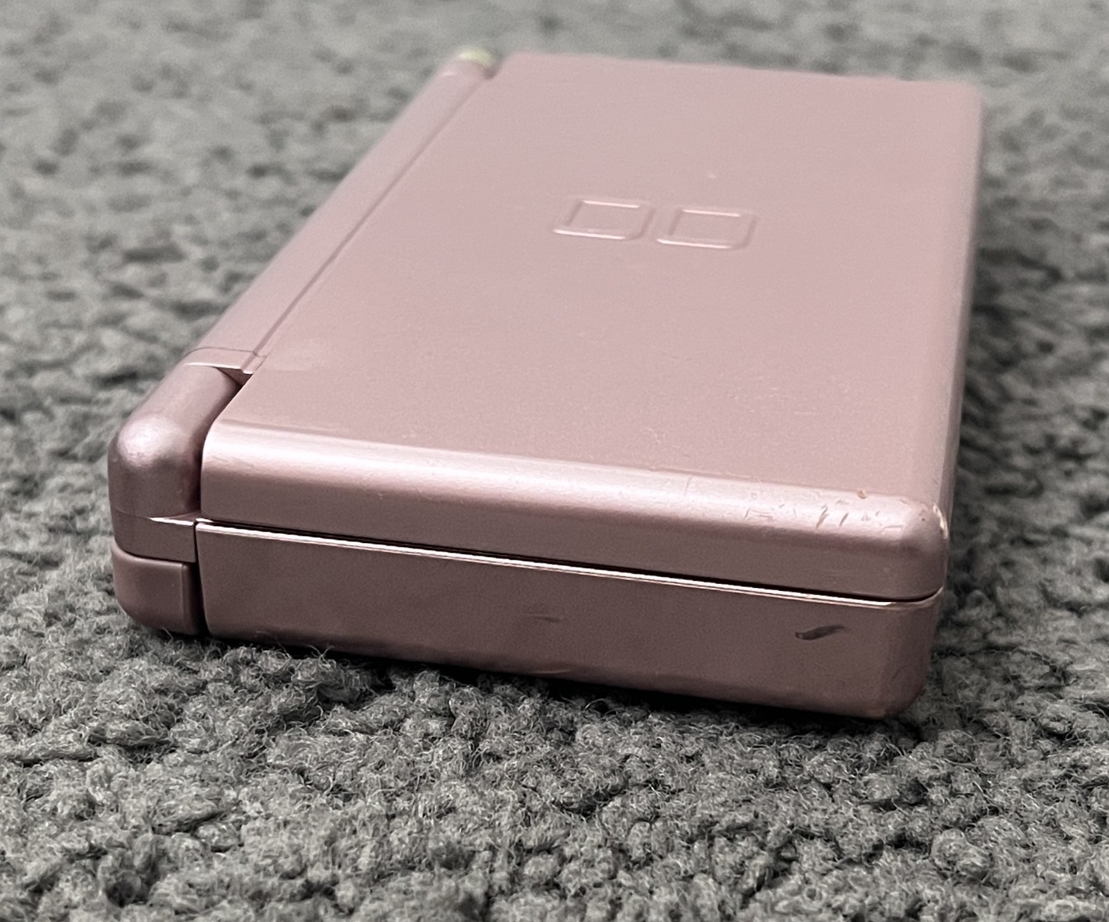 Nintendo DS Lite USG-001 Handheld Console Metallic Rose w/ Stylus