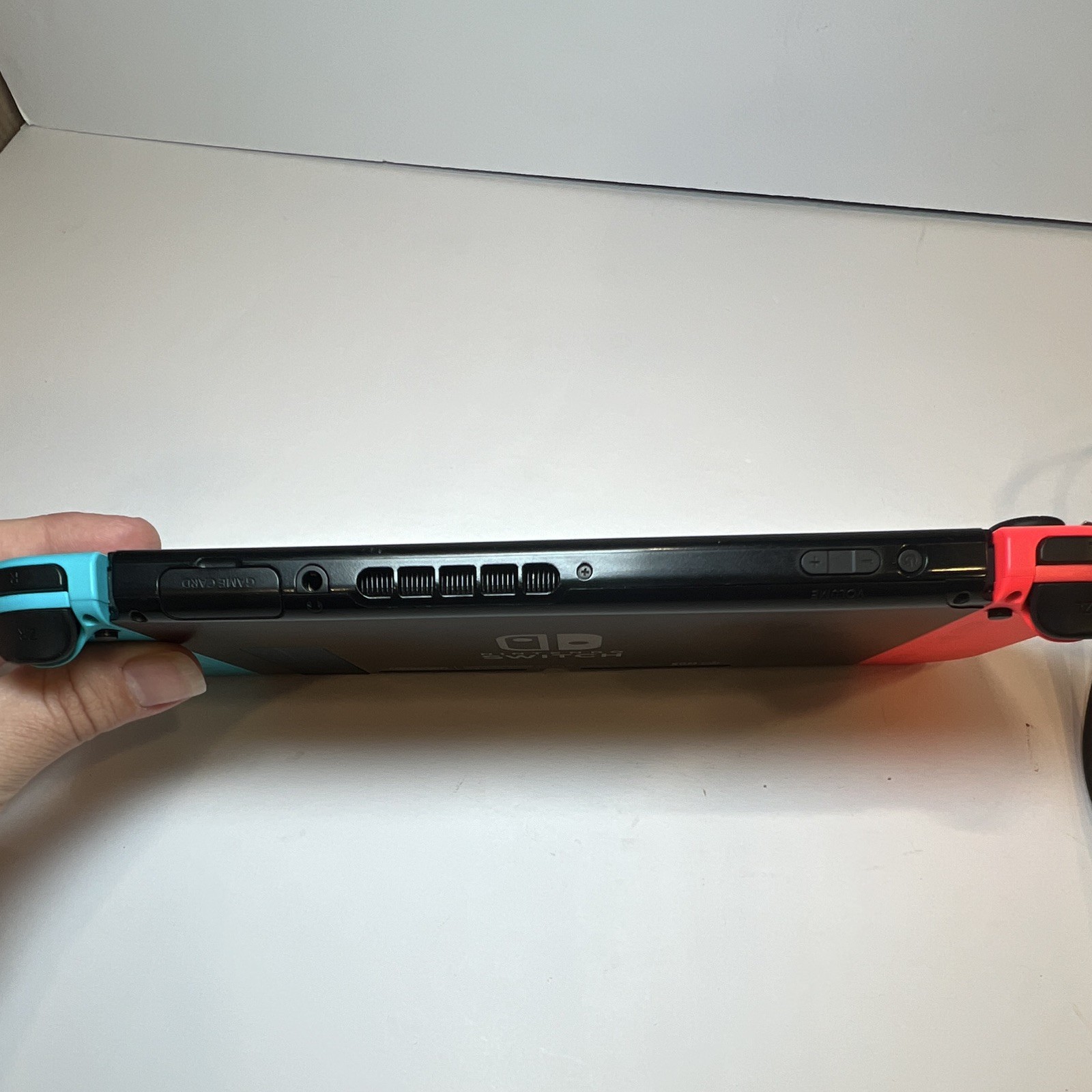 Nintendo Switch HAC-001 Black w/ Red & Blue Joy-Con Wi-Fi USB-C Headphone Jack