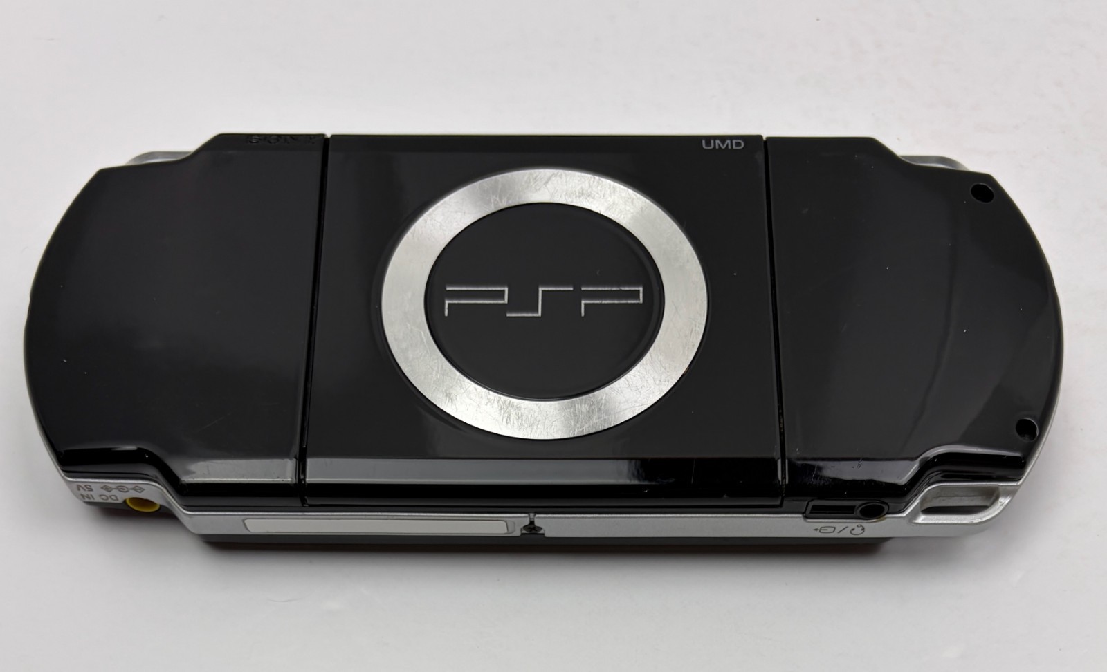 Sony PSP 2000 Piano Black Handheld Console w/ NEW Battery & Charger
