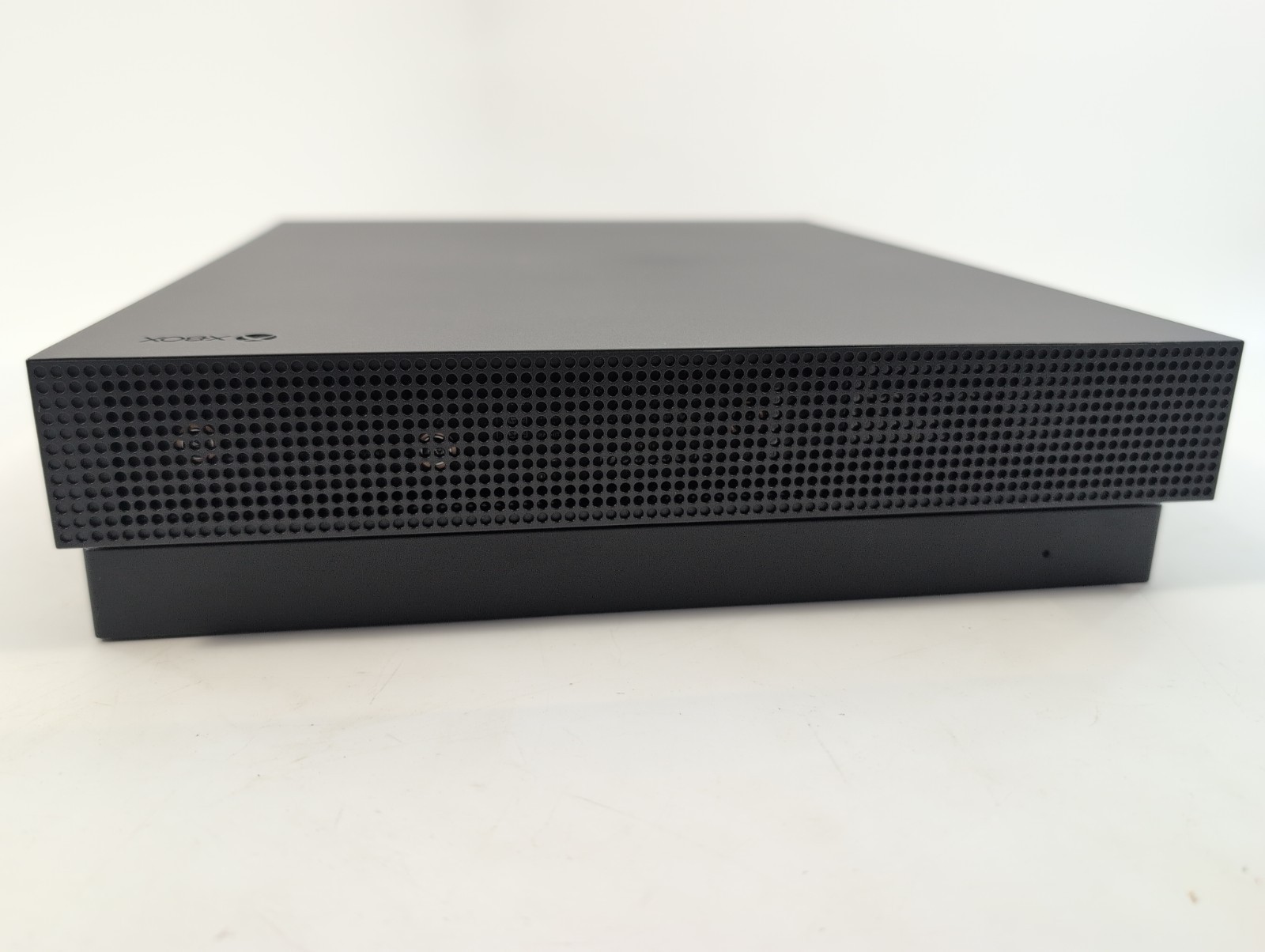 Xbox One X (Model 1787) Console ONLY (WONT STAY ON – Buzzing Sound) Parts/Repair
