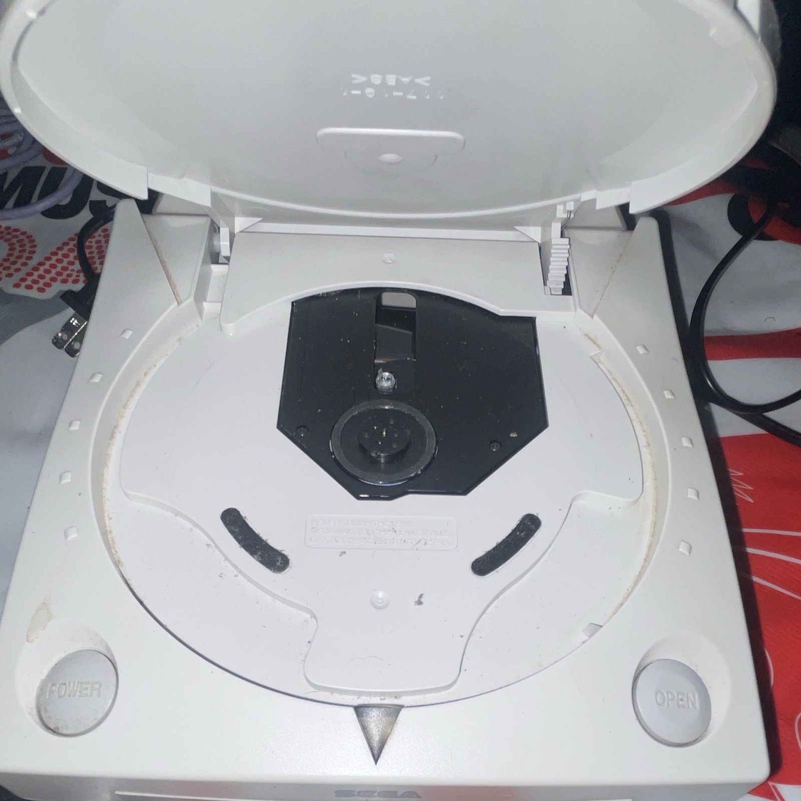 SEGA Dreamcast White Console Bundle w/ 3 Controllers + Ready 2 Rumble Boxing