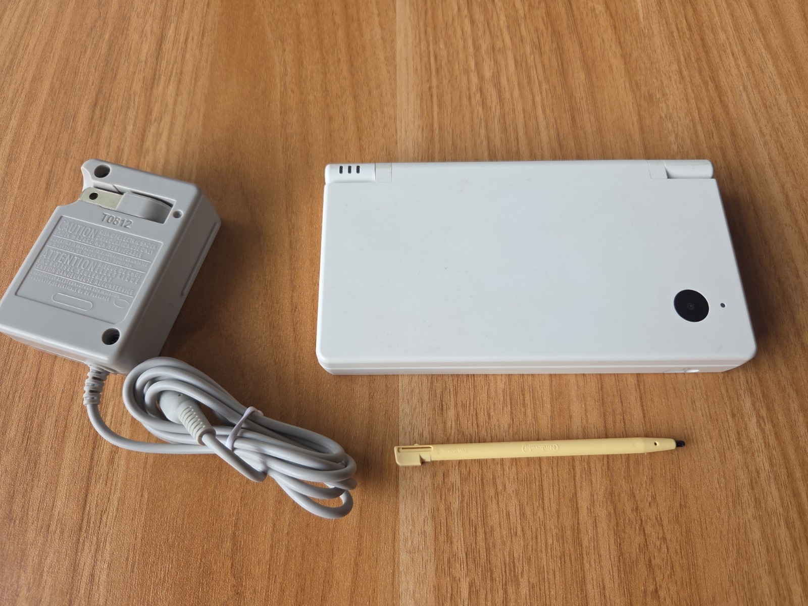 Nintendo DSi Console White TWL-001 Japan Tested Working w/ Charger