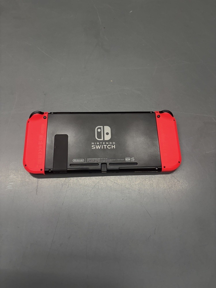 Nintendo Switch 32GB – Neon Red/Neon Red – HAC-001 w/512GB MICRO SD
