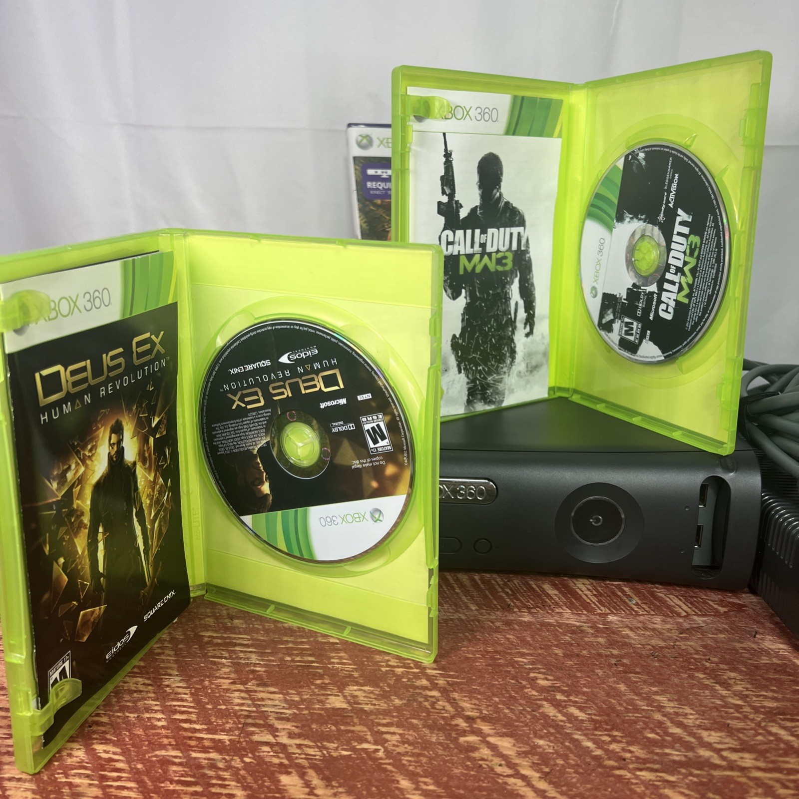 Microsoft Xbox 360 Elite 120GB Console System Bundle 4 Games AV & Power Cables