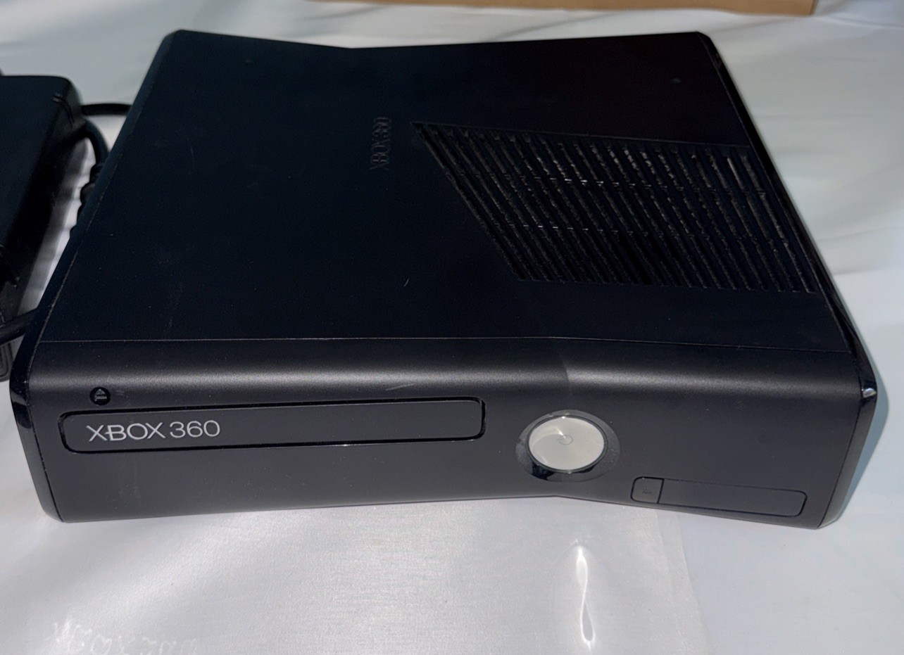Microsoft Xbox 360 S 4GB Console – Black (1439) With Power Cable