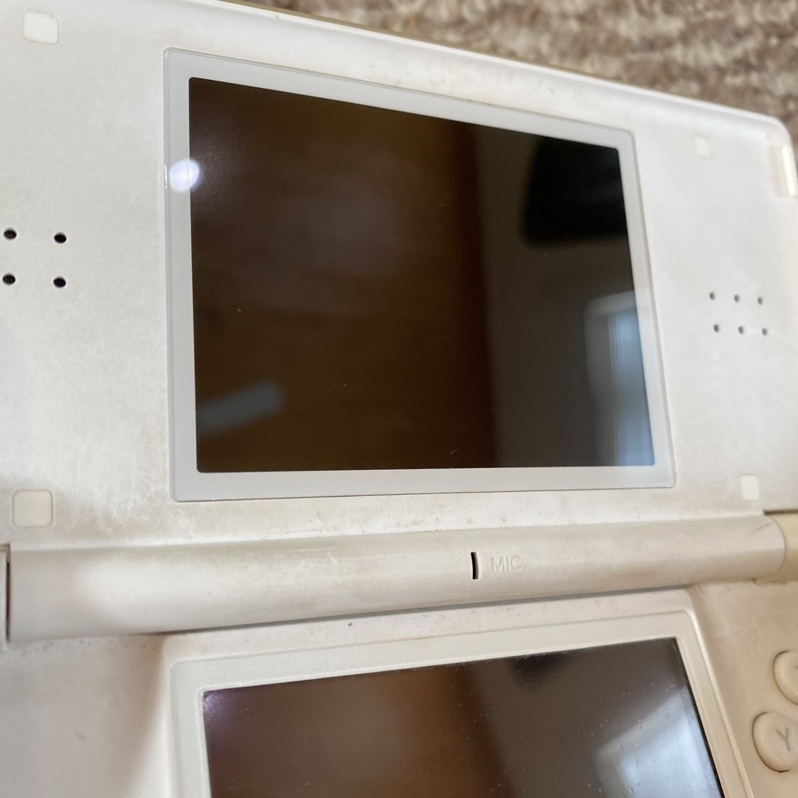 Nintendo DS Lite (USG-001) Handheld – White Charger