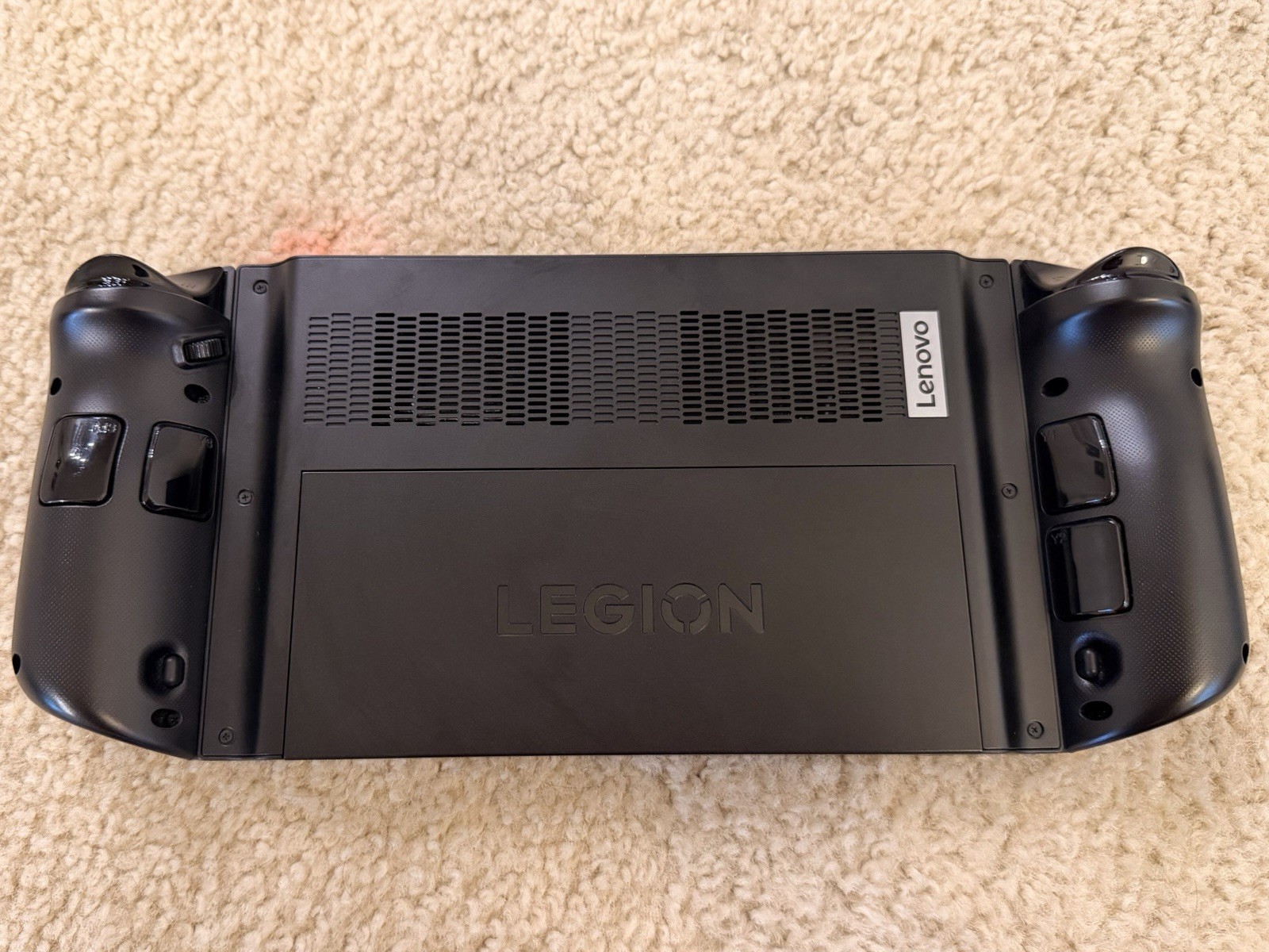 Lenovo Legion Go AMD Ryzen Z1 Extreme 16GB / 2TB w/ Case/Charger/Box – MINT