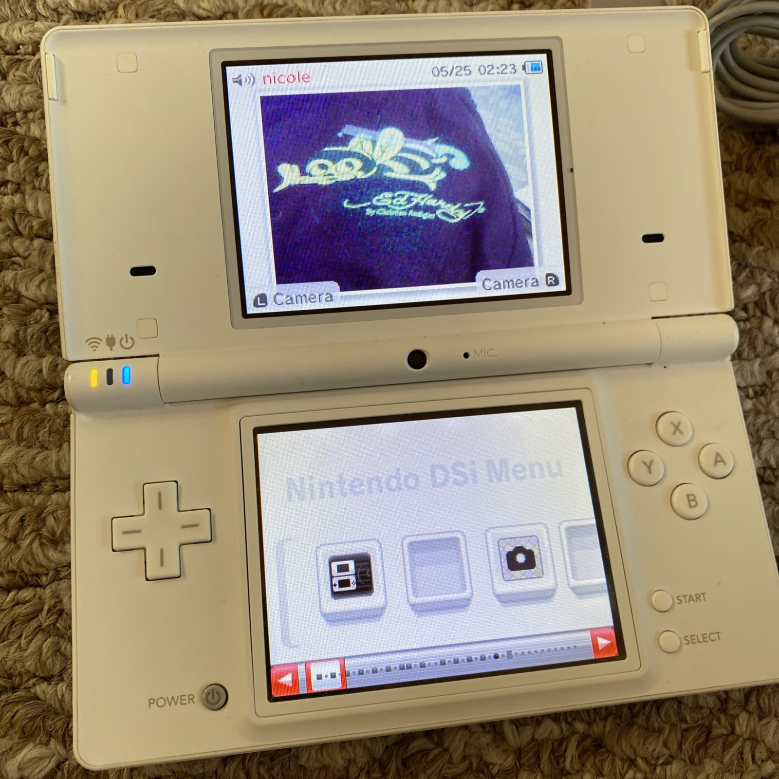 Nintendo DSi White Console in Original Box USA Version Charger Stylus Manual