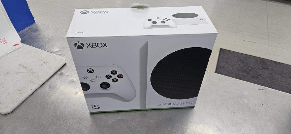 MICROSOFT XBOX SERIES S 1883-512GB WITH CONTROLLER AND CORDS (C26035389)