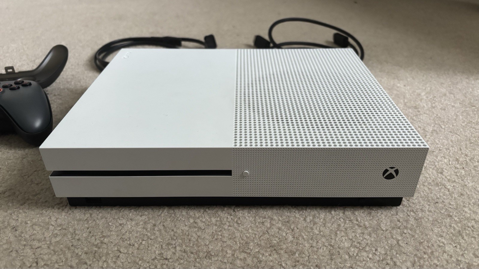 Xbox One S 1TB White Console + NEW GameSir Wireless Controller