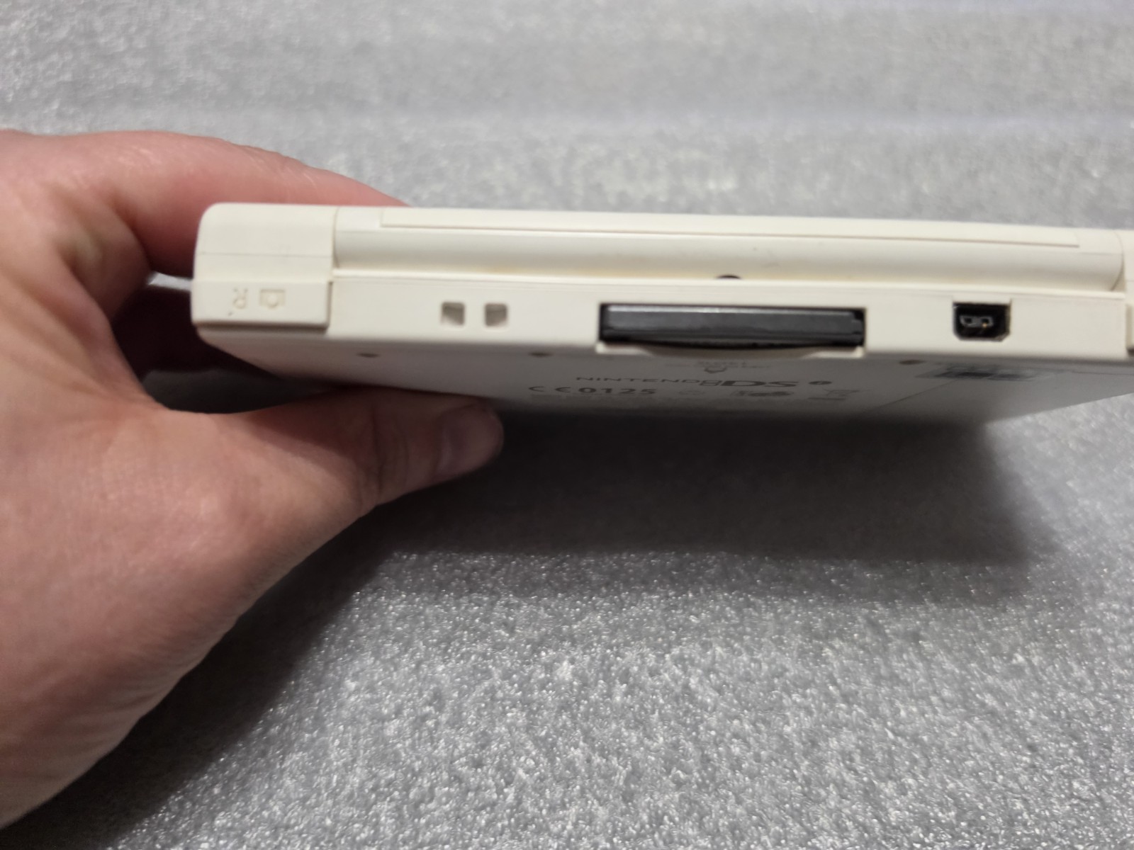 Nintendo DSi White Handheld TWL-001 (EUR) Tested Working Stylus No Charger